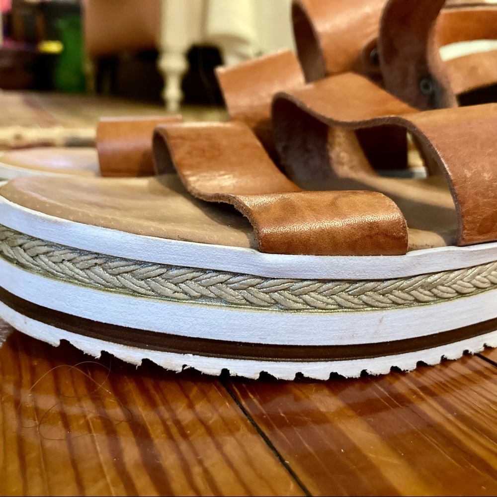 brown platform sandals! - Picture 4 of 4